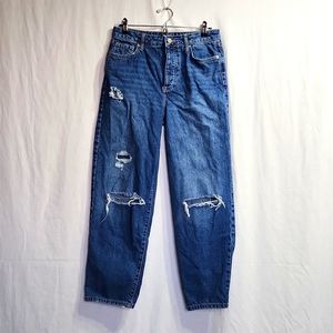 Button fly Boyfriend Cut Distressed Jeans